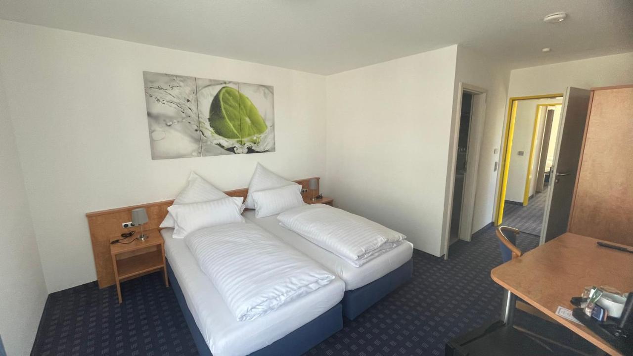 Krystall Hotel Filderstadt Exteriör bild